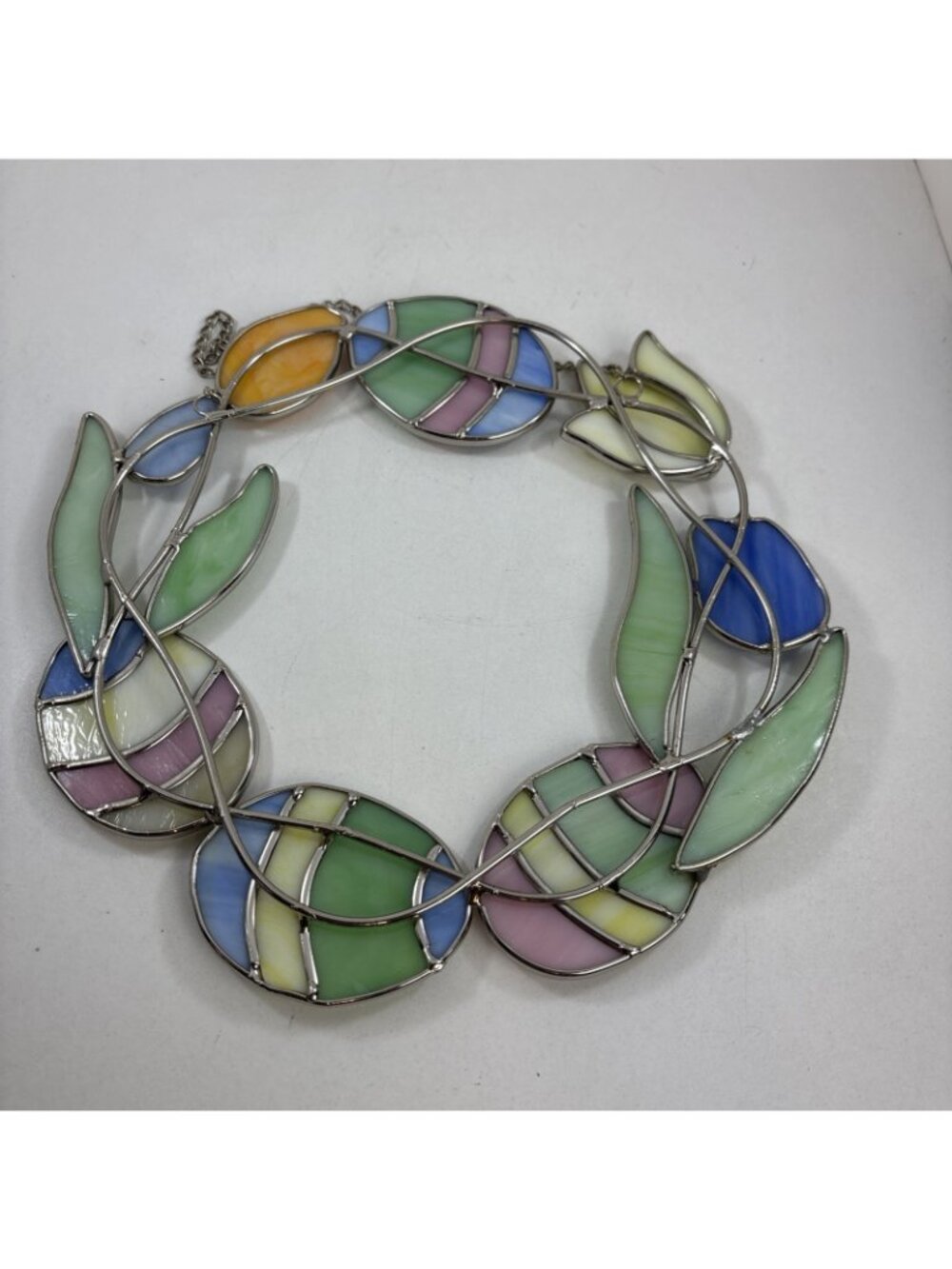 Stained Glass Easter Egg Tulip Wreath Hanging Suncatcher - Picture 6 of 7
